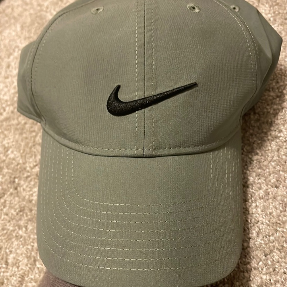 Nike golf hat